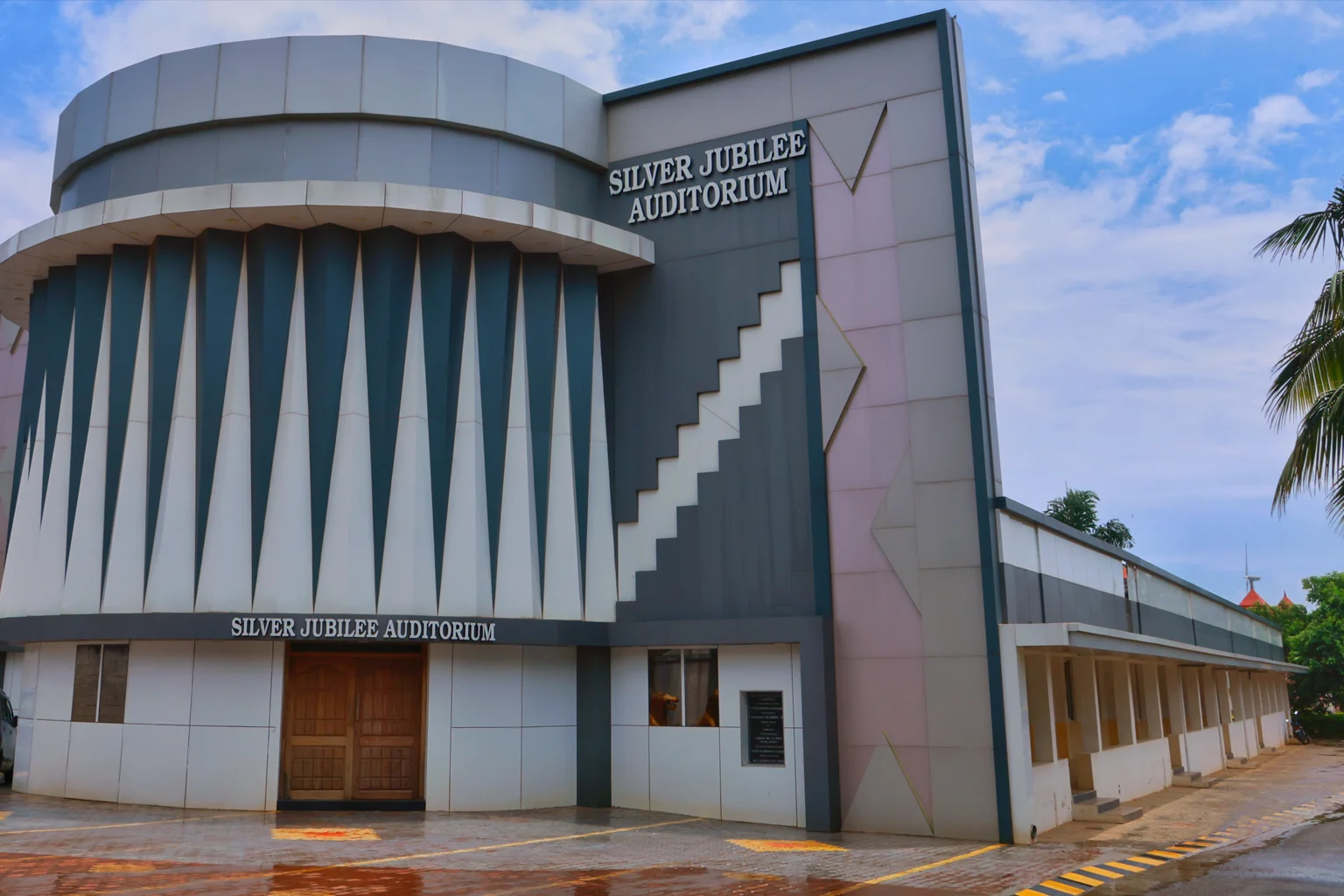 RAJAS DENTAL COLLEGE AND HOSPITAL